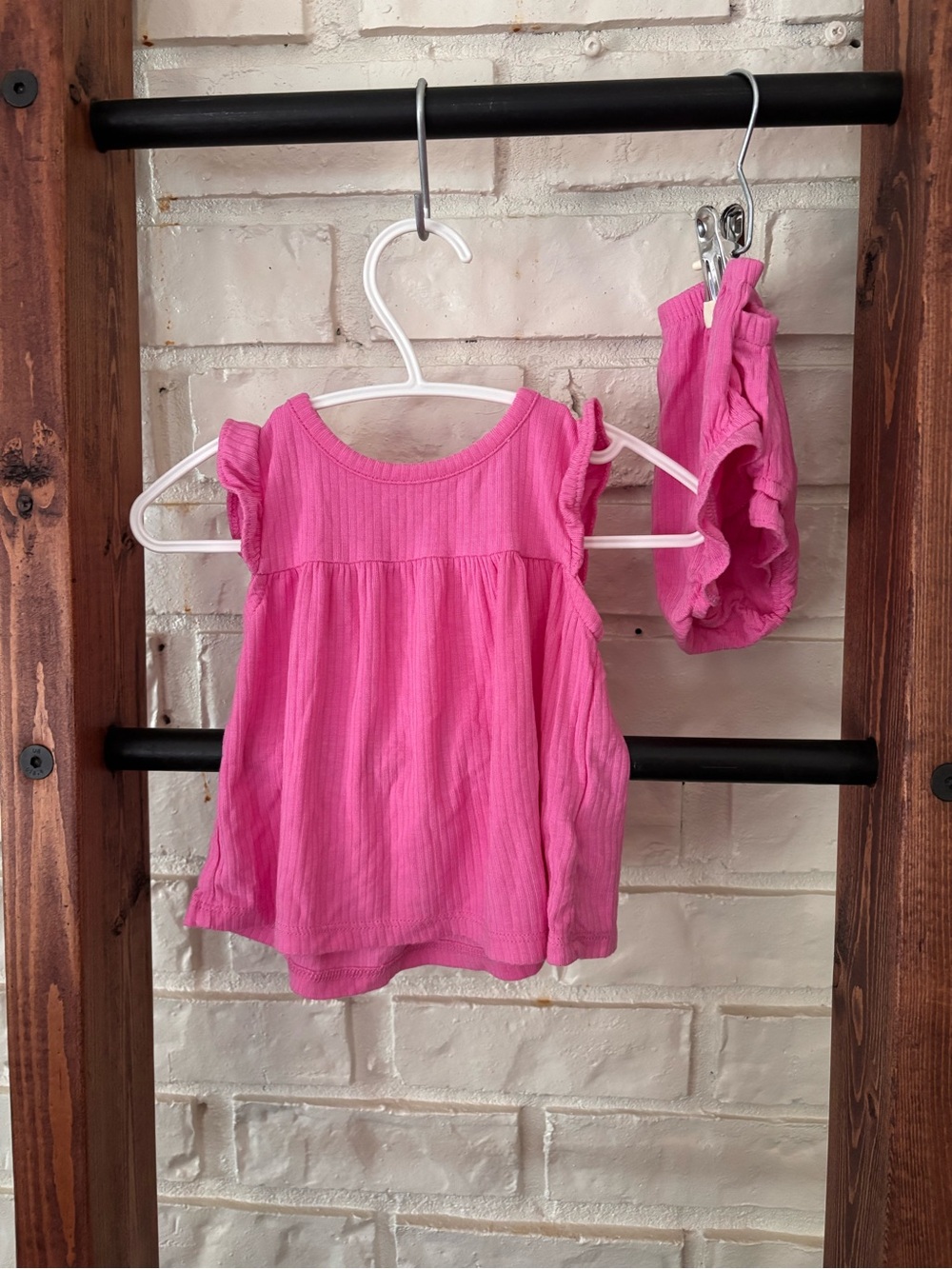 ✨3$25✨ PurelySoft Pink Ruffle Sleeve Tank Top and Bloomers Set